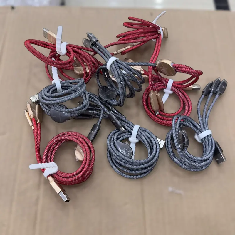 3-In-1 Universal Fast-Charging Mobile Cable (Usb-C/Lightning/Micro-Usb) 1