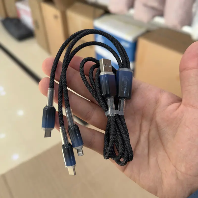 Kamal Pd5 Triple-Port Fast-Charging Mobile Cable – Usb-C, Lightning & Micro-Usb 1